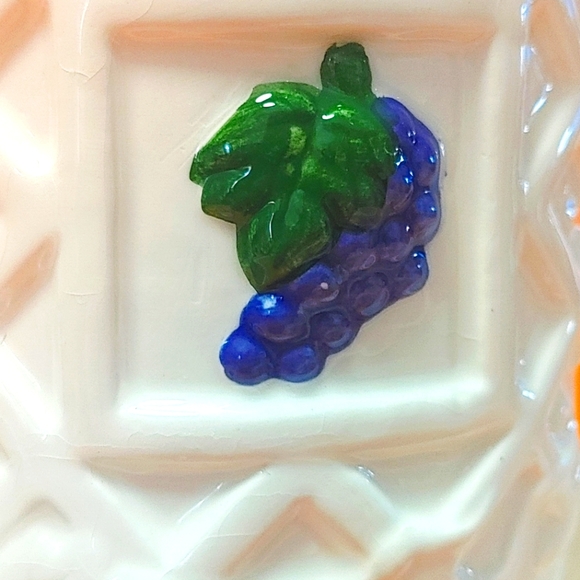 Set of 4 Vintage Ceramic Grape Mugs | Fruit Kitschy - Picture 3 of 4